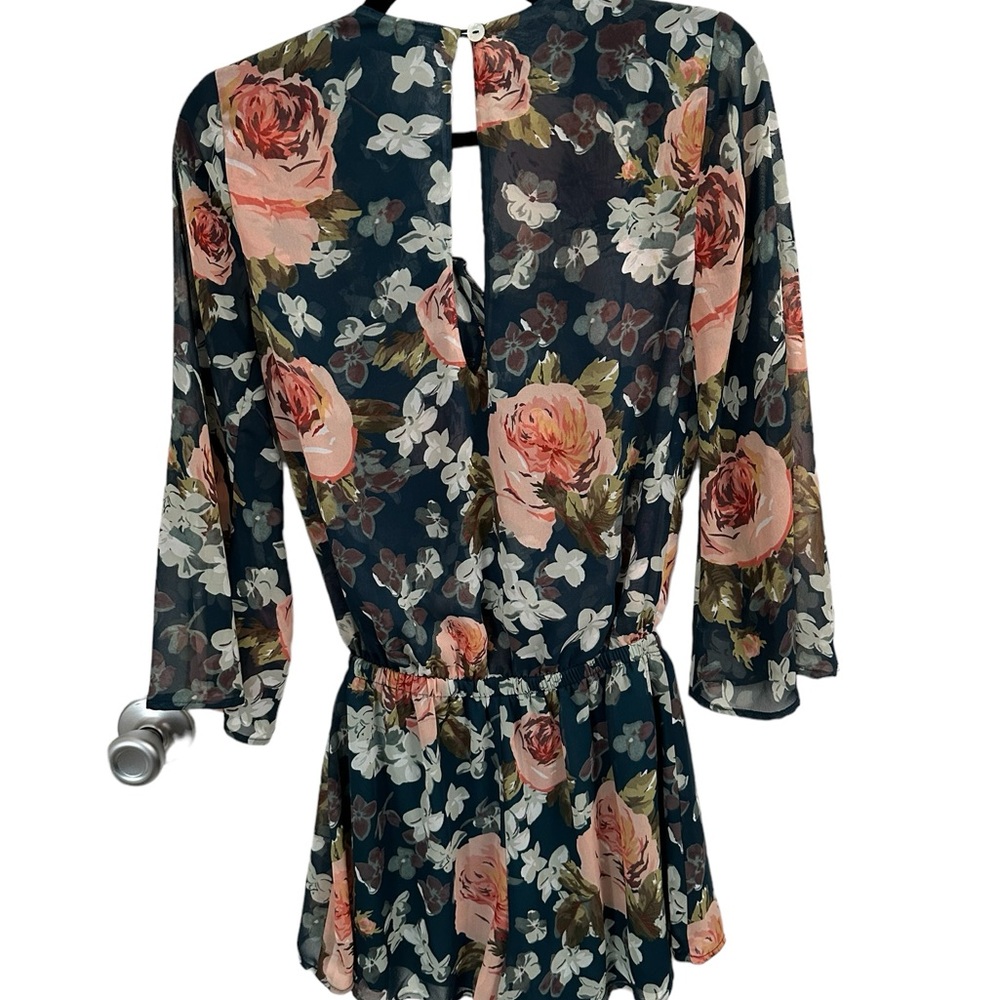 Show Me Your Mumu TILLIE TIE size X- Small Floral Romper Keyhole Back Navy Blue - Picture 7 of 12